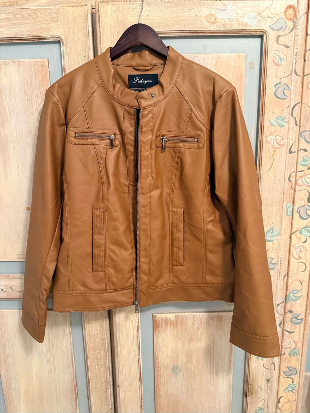 Fahsyee brown faux leather jacket